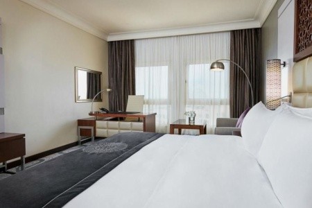 Katar Doha Intercontinental Doha - The City 8 dňový pobyt Polpenzia Letecky Letisko: Praha March 2026 ( 3/03/26-10/03/26)