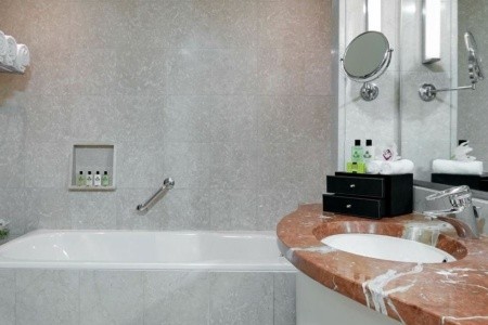 Katar Doha Intercontinental Doha - The City 8 dňový pobyt Polpenzia Letecky Letisko: Praha March 2026 ( 3/03/26-10/03/26)