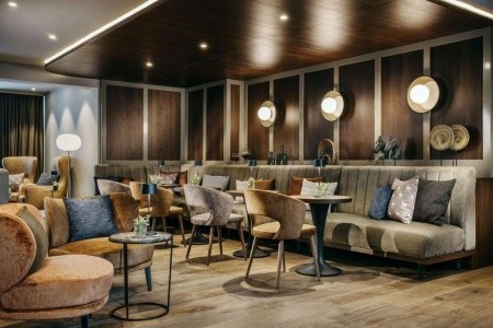 Rakúsko Kitzbühel / Mittersill Grand Tirolia Kitzbuhel, Curio Collection By Hilton 6 dňový pobyt Polpenzia Vlastná December 2025 ( 1/12/25- 6/12/25)