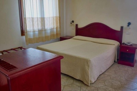 Taliansko Sardínia / Sardegna Parco Blu Club Resort 8 dňový pobyt Raňajky Vlastná September 2026 (19/09/26-26/09/26)