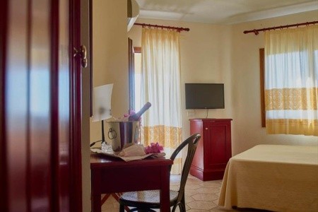 Taliansko Sardínia / Sardegna Parco Blu Club Resort 8 dňový pobyt Raňajky Vlastná September 2026 (19/09/26-26/09/26)