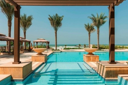 Spojené arabské emiráty Ajman Ajman Saray Luxury Collection Resort 10 dňový pobyt Raňajky Letecky Letisko: Budapešť February 2027 (24/02/27- 5/03/27)