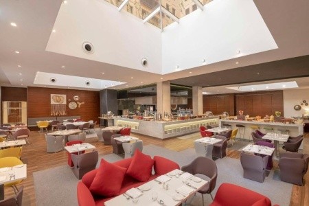Spojené arabské emiráty Dubaj Hyatt Place Dubai Wasl District 10 dňový pobyt Raňajky Letecky Letisko: Budapešť April 2027 ( 5/04/27-14/04/27)