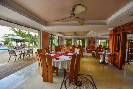 Seychely Mahé Crown Beach 9 dňový pobyt Polpenzia Letecky Letisko: Viedeň April 2026 (17/04/26-25/04/26)