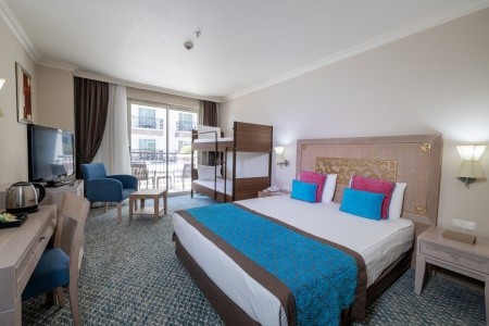 Crystal Family Resort & Spa - 8