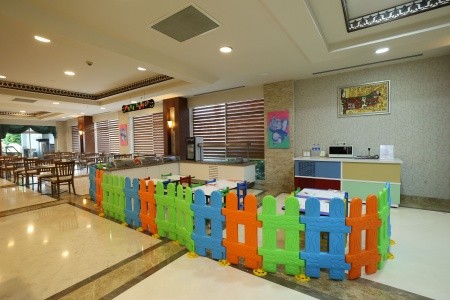 Crystal Family Resort & Spa - 16