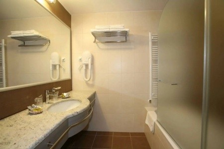 Chorvátsko Krk Valamar Atrium Residence Baška 6 dňový pobyt Raňajky Vlastná June 2026 (17/06/26-22/06/26)