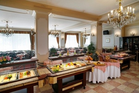 Ambassador - Zlatá Husa - 12