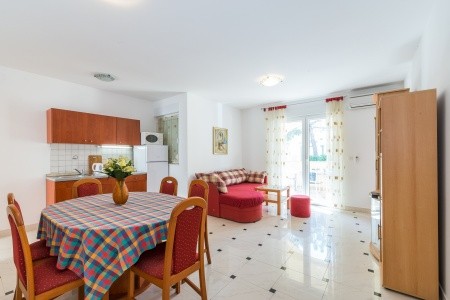 Chorvátsko Severná Dalmácia Apartmány 3298-3609 8 dňový pobyt Bez stravy Vlastná July 2026 (20/07/26-27/07/26)