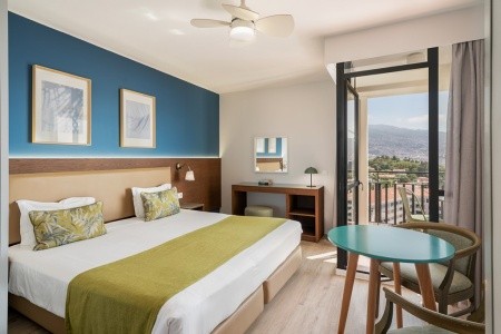 Madeira - turistika přes levády až k oceánu, odlet z Prahy - 47