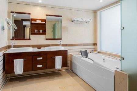 Egypt Hurghada Pickalbatros White Beach Resort 13 dňový pobyt All Inclusive Letecky Letisko: Praha May 2026 (11/05/26-23/05/26)