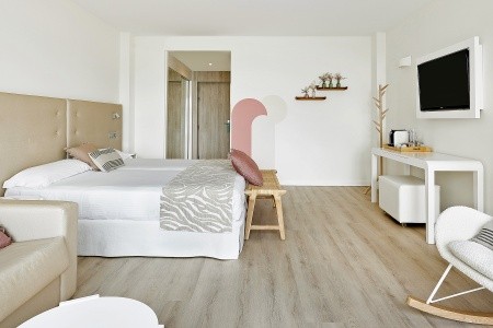 Španielsko Mallorca Iberostar Waves Cala Millor 4 dňový pobyt All Inclusive Letecky Letisko: Praha June 2026 (16/06/26-19/06/26)