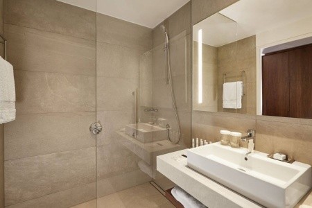 Poľsko Dolní Slezsko Doubletree By Hilton Wroclaw 2 dňový pobyt Raňajky Vlastná July 2026 (16/07/26-17/07/26)