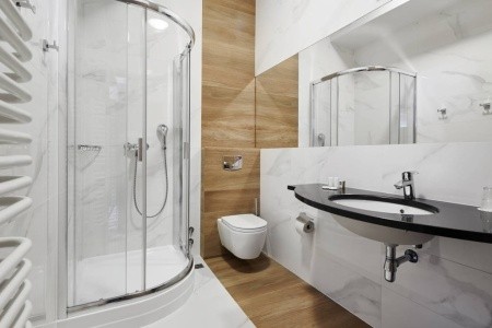 Poľsko Krakov Apis 7 dňový pobyt Raňajky Vlastná December 2025 (10/12/25-16/12/25)