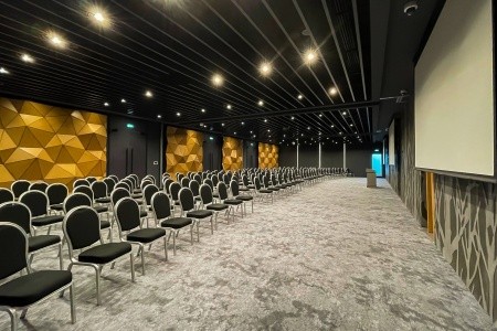 Spojené arabské emiráty Dubaj Al Khoory Sky Garden 10 dňový pobyt Raňajky Letecky Letisko: Praha May 2026 (11/05/26-20/05/26)