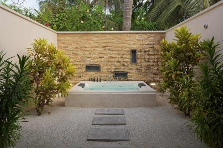Maldivy Atol Ari Lily Beach Resort & Spa 12 dňový pobyt Ultra All inclusive Letecky Letisko: Viedeň June 2026 (21/06/26- 2/07/26)