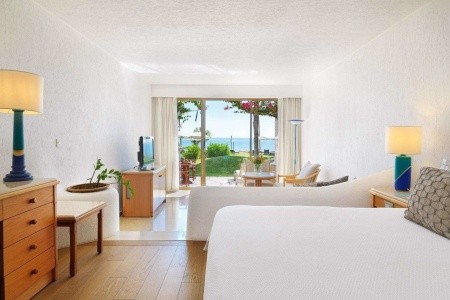 Coral Beach Hotel & Resort - 12