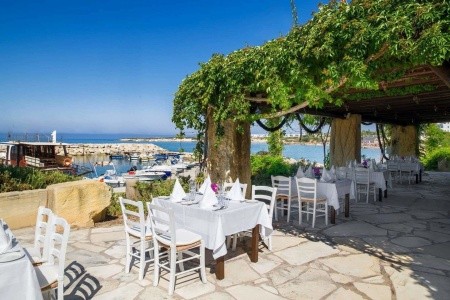 Coral Beach Hotel & Resort - 20