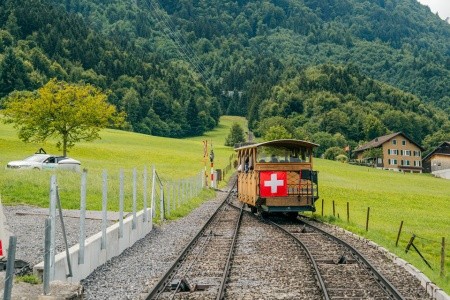 Srdce Švýcarska vlakem s TOP lanovkami v ceně - 40