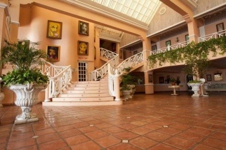 Coco Reef Resort & Spa - 8