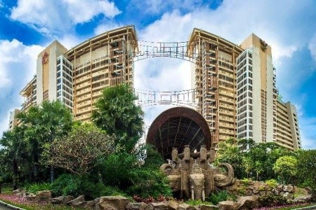 Thajsko Pattaya Centara Grand Mirage Beach Resort 11 dňový pobyt Raňajky Letecky Letisko: Viedeň October 2026 (10/10/26-20/10/26)