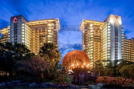Thajsko Pattaya Centara Grand Mirage Beach Resort 11 dňový pobyt Raňajky Letecky Letisko: Viedeň October 2026 (10/10/26-20/10/26)