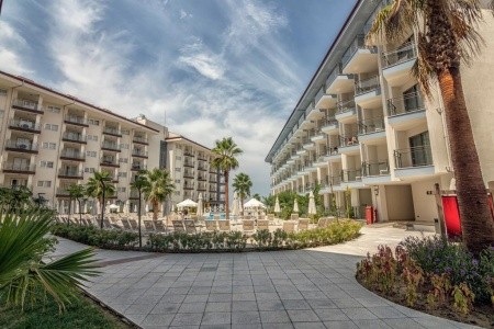 Ramada Hotel & Suites By Wyndham - 5