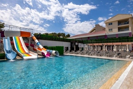 Ramada Hotel & Suites By Wyndham - 7