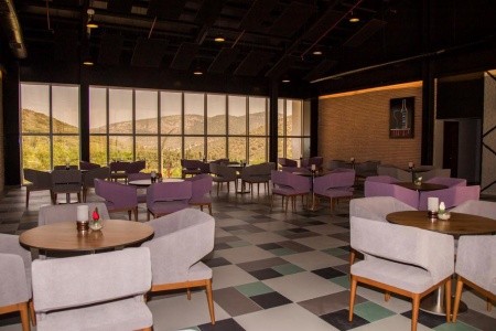 Ramada Hotel & Suites By Wyndham - 9