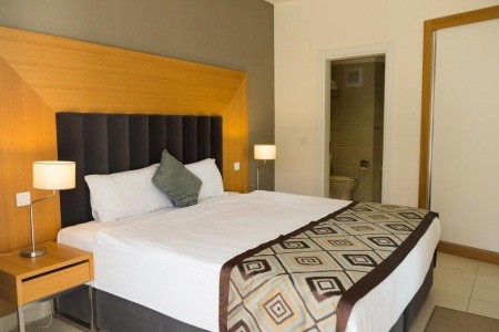 Ramada Hotel & Suites By Wyndham - 12