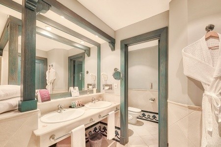 Kanárske ostrovy Lanzarote Livvo Volcan Lanzarote 8 dňový pobyt Polpenzia Letecky Letisko: Praha February 2026 (17/02/26-24/02/26)