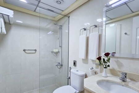 Spojené arabské emiráty Ajman Ramada Hotel & Suites By Wyndham Ajman (Ex Landmark Suites) 8 dňový pobyt All Inclusive Letecky Letisko: Praha June 2026 (18/06/26-25/06/26)