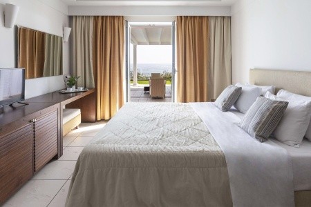 Grécko Kefalónia Apostolata Island Resort 14 dňový pobyt Polpenzia Letecky Letisko: Praha August 2026 (10/08/26-23/08/26)