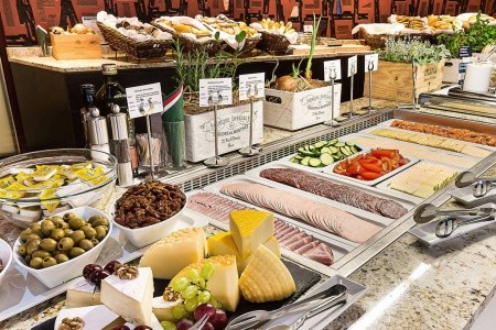 Česká republika Južná Morava Best Western Premier Hotel International 5 dňový pobyt Raňajky Vlastná November 2025 ( 7/11/25-11/11/25)