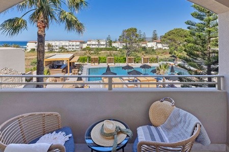 Grécko Kréta Eliros Mare Beachfront Poem 15 dňový pobyt Polpenzia Letecky Letisko: Praha July 2026 (18/07/26- 1/08/26)