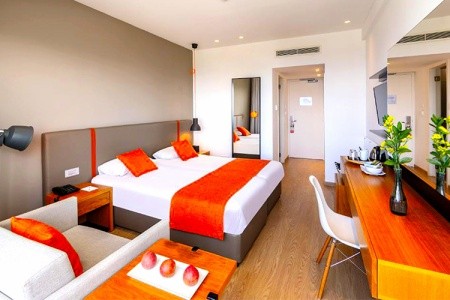 Cyprus Protaras Crystal Springs Beach 12 dňový pobyt Polpenzia Letecky Letisko: Praha July 2026 (14/07/26-25/07/26)