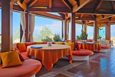 Taliansko Kalábria Piccolo 10 dňový pobyt Polpenzia Letecky Letisko: Praha June 2026 ( 2/06/26-11/06/26)