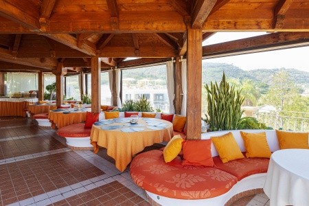 Taliansko Kalábria Piccolo 10 dňový pobyt Polpenzia Letecky Letisko: Praha June 2026 ( 2/06/26-11/06/26)