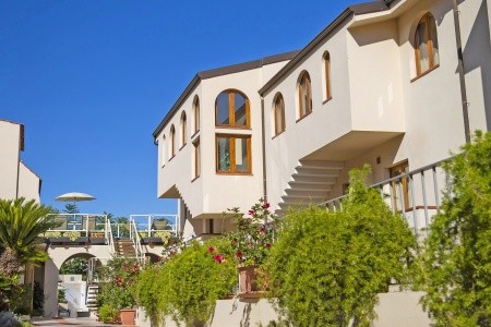 Taliansko Kalábria Tropis 9 dňový pobyt Raňajky Letecky Letisko: Ostrava June 2026 ( 4/06/26-12/06/26)