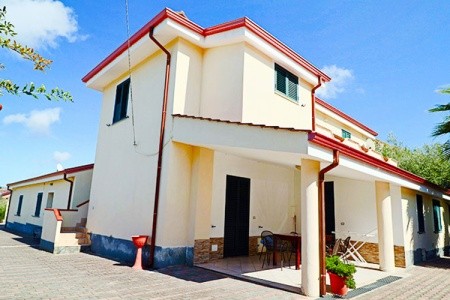 Taliansko Kalábria Villa Garden 8 dňový pobyt Polpenzia Letecky Letisko: Praha August 2026 (11/08/26-18/08/26)