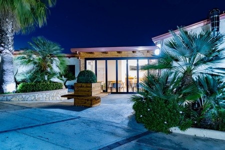 Taliansko Kalábria Villa Garden 8 dňový pobyt Polpenzia Letecky Letisko: Praha August 2026 (11/08/26-18/08/26)