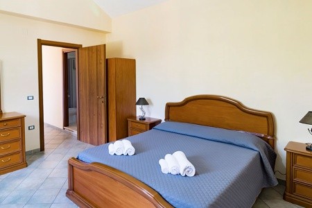 Taliansko Kalábria Villa Garden 8 dňový pobyt Polpenzia Letecky Letisko: Praha August 2026 (11/08/26-18/08/26)