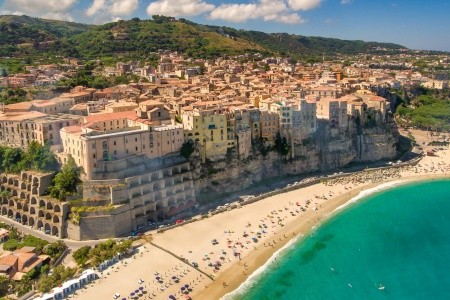 Taliansko Kalábria Villa Garden 8 dňový pobyt Polpenzia Letecky Letisko: Praha August 2026 (11/08/26-18/08/26)