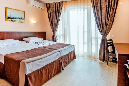 Bulharsko Slnečné Pobrežie Rome Palace Deluxe 12 dňový pobyt All Inclusive Letecky Letisko: Praha June 2026 (24/06/26- 5/07/26)