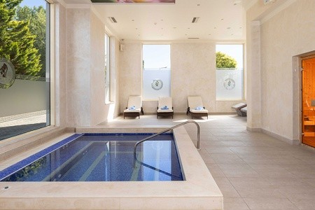 Bulharsko Slnečné Pobrežie Rome Palace Deluxe 12 dňový pobyt All Inclusive Letecky Letisko: Praha June 2026 (24/06/26- 5/07/26)