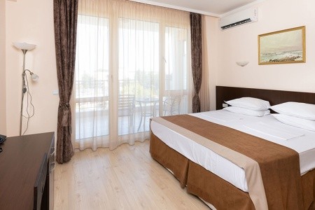 Bulharsko Slnečné Pobrežie Rome Palace Deluxe 12 dňový pobyt All Inclusive Letecky Letisko: Praha June 2026 (24/06/26- 5/07/26)