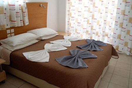 Coliseum Studios & Apartments - 15