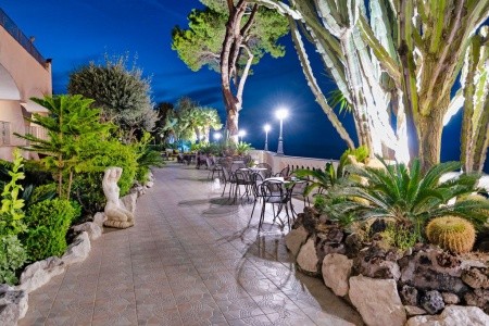 Taliansko Ischia Cristallo Palace Terme 8 dňový pobyt Polpenzia Letecky Letisko: Praha August 2026 (15/08/26-22/08/26)