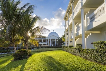 Grand Palladium Lady Hamilton Resort & Spa