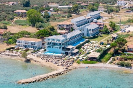 Golden Coast Resort - 3